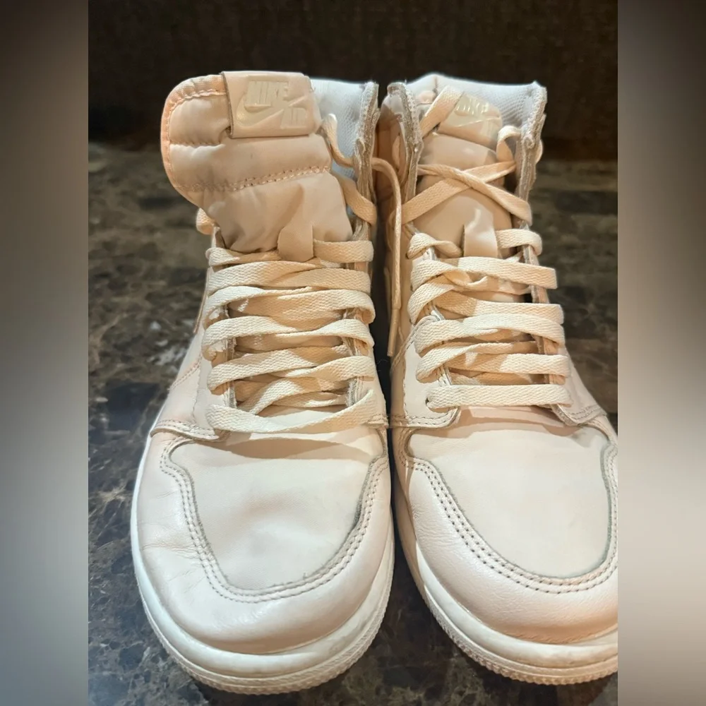 Nike. Air Jordan 1 Retro High OG 'Guava Ice’. Size 8.